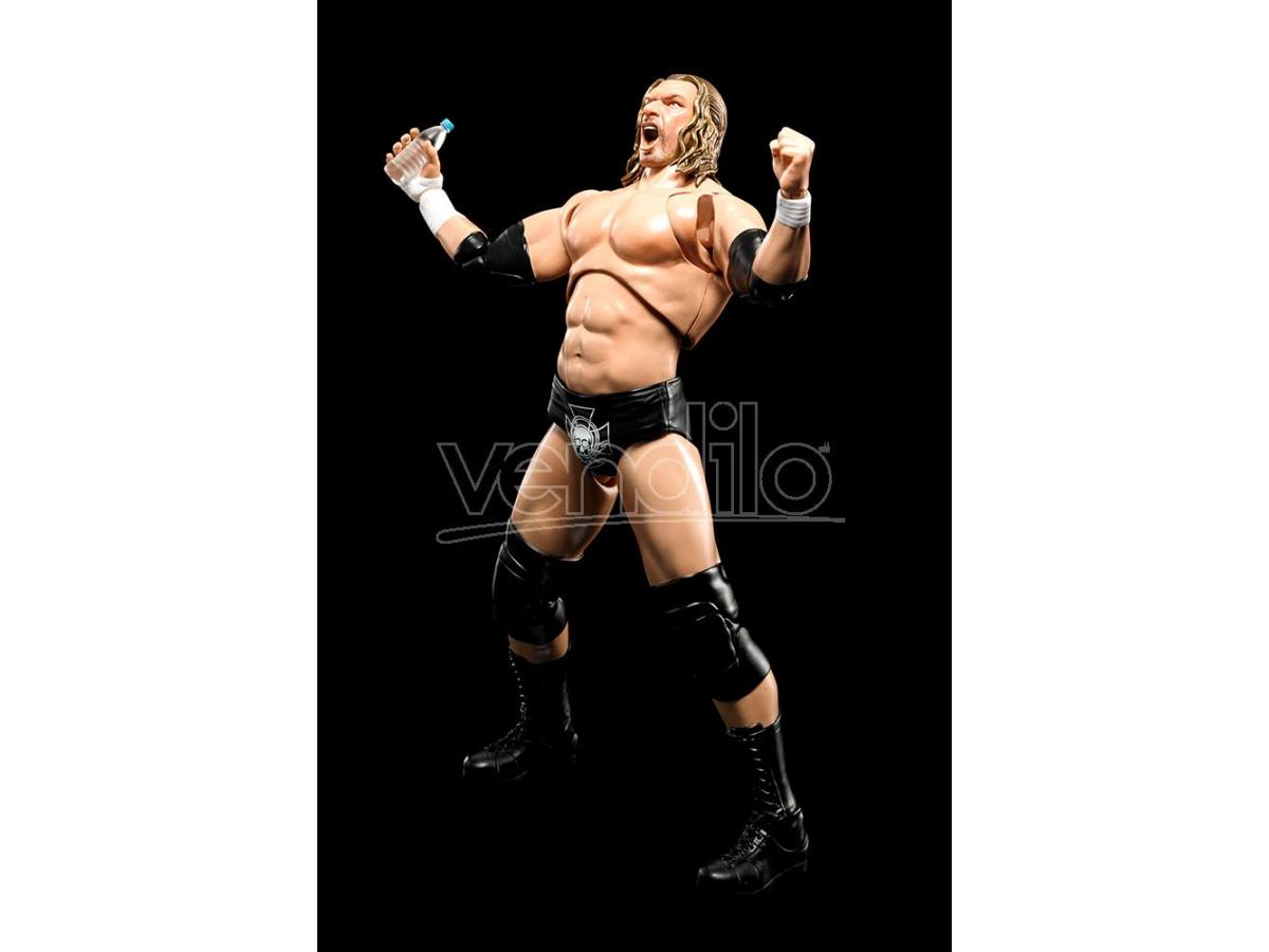 BANDAI WWE TRIPLE H FIGUARTS ACTION FIGURE