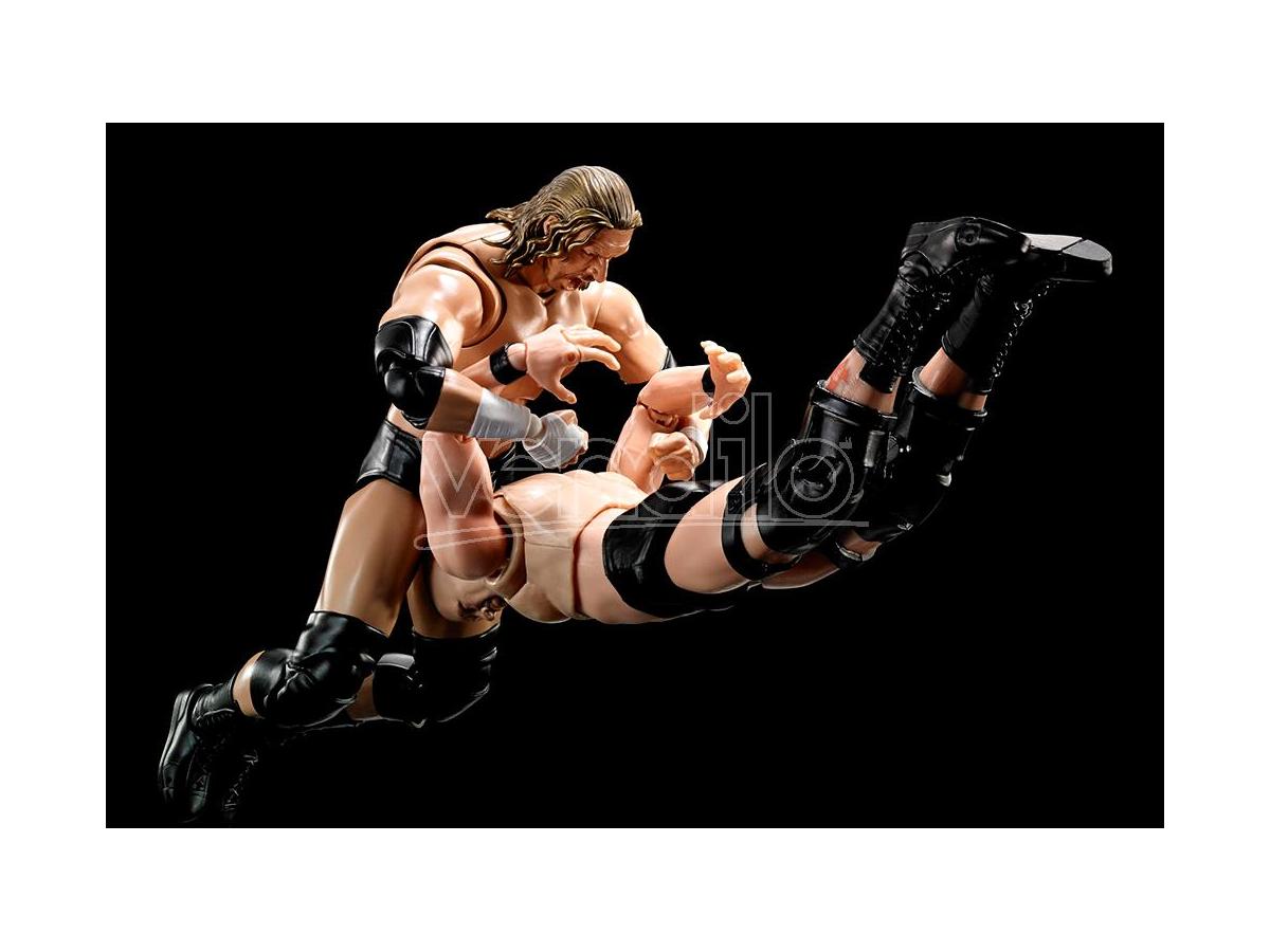 BANDAI WWE TRIPLE H FIGUARTS ACTION FIGURE