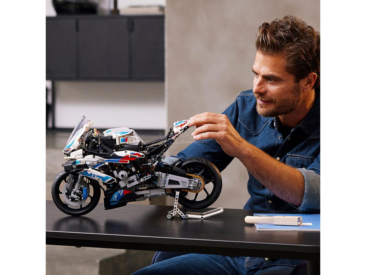 LEGO TECHNIC 42130 - BMW M 1000 RR