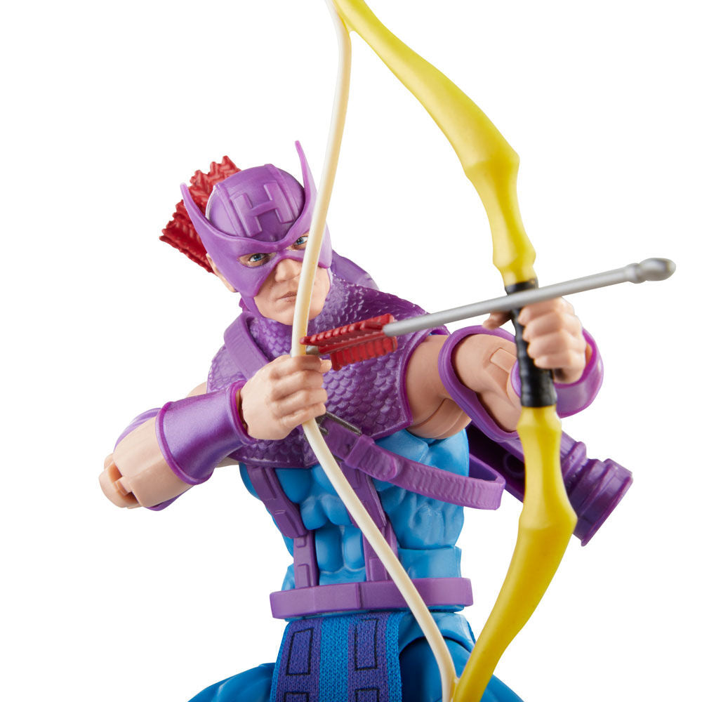 Marvel Avengers Beyond Earths Mightiest Hawkeye with Sky-Cycle figure 15cm