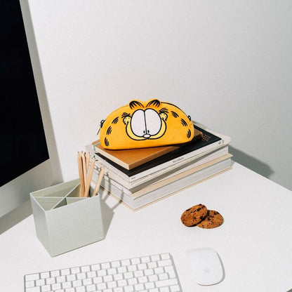 Garfield push pencil case