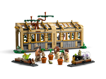 LEGO HARRY POTTER 76445 - HOGWARTS CASTLE: HERBOLOGY LESSON