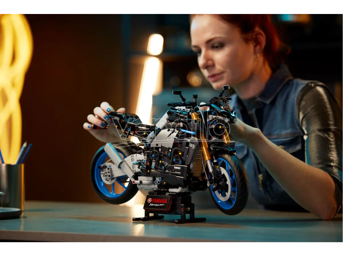 LEGO TECHNIC 42159 - YAMAHA MT-10 SP